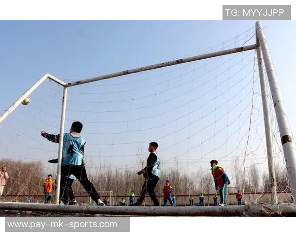 足球进校园助力青少年健康成长与全面发展